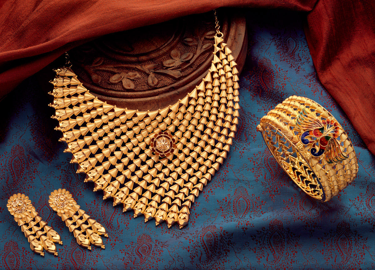 Image of Gold Necklace with golden bangles for Jija Gold Loan Pune